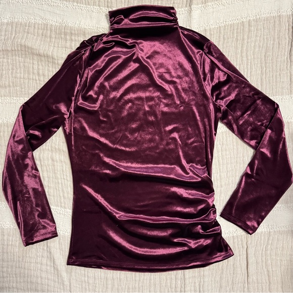 White House Black Market FORME Long Sleeve Velvet Top- NWT - Picture 2 of 6